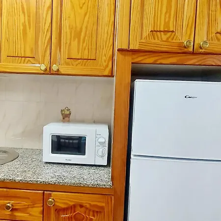 Apartment Minutes From Airport - 2