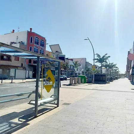 Minutes From Airport - 2 Apartment