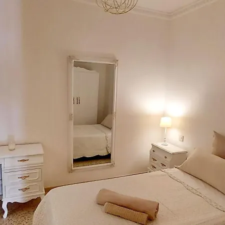 Minutes From Airport - 2 * Vecindario (Gran Canaria)