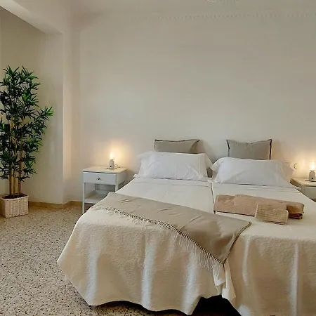 Apartment Minutes From Airport - 2 *