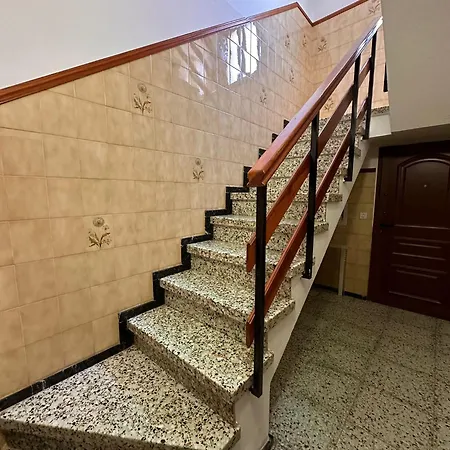 Apartment Minutes From Airport - 2 *