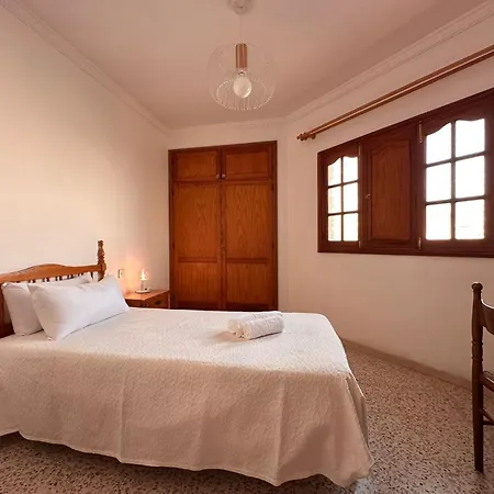 Apartment Minutes From Airport - 2 *