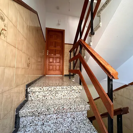 Minutes From Airport - 2 *