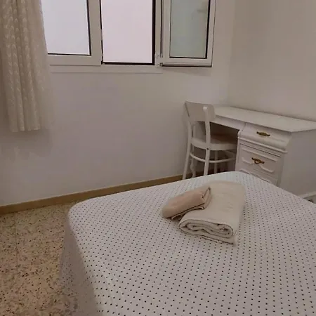 Апартаменты Minutes From Airport - 2 *
